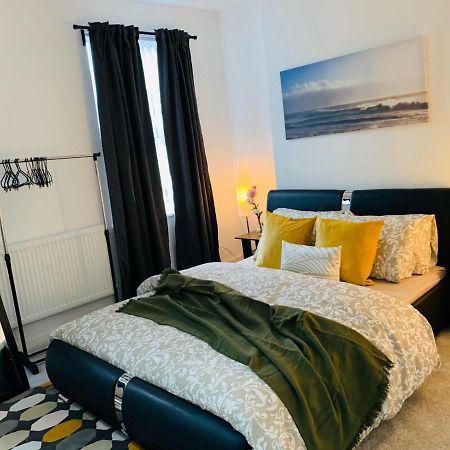Stylish, Spacious & Luxurious Home - Parking Liverpool Esterno foto
