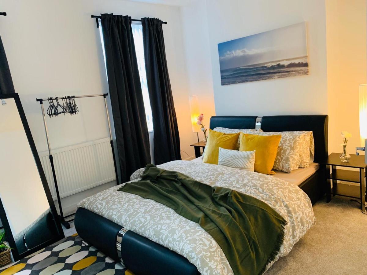 Stylish, Spacious & Luxurious Home - Parking Liverpool Esterno foto