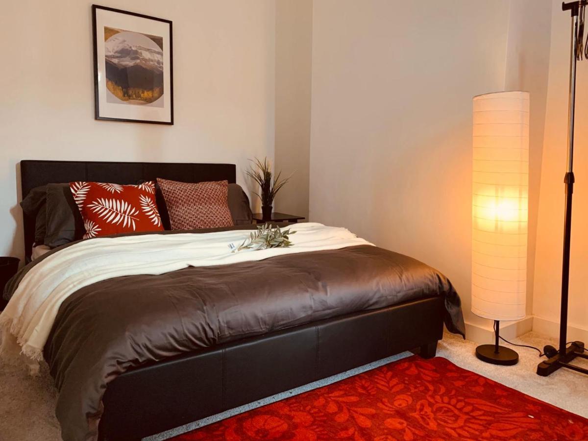 Stylish, Spacious & Luxurious Home - Parking Liverpool Esterno foto